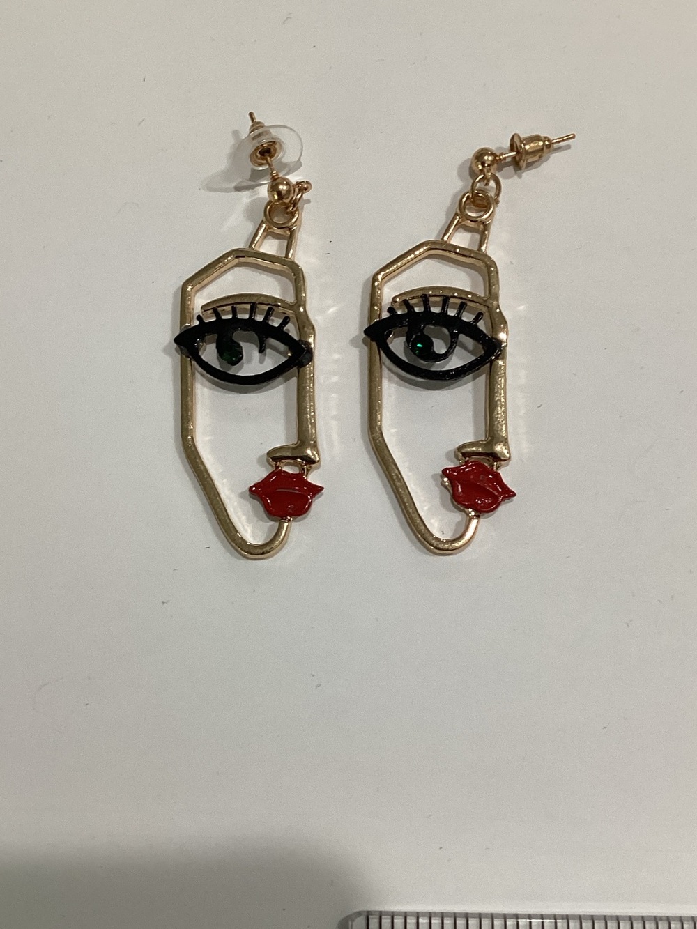 Fashion Jewelry Gold Abstract Face Drop Earrings with Black Eyes‎ & Red Lips